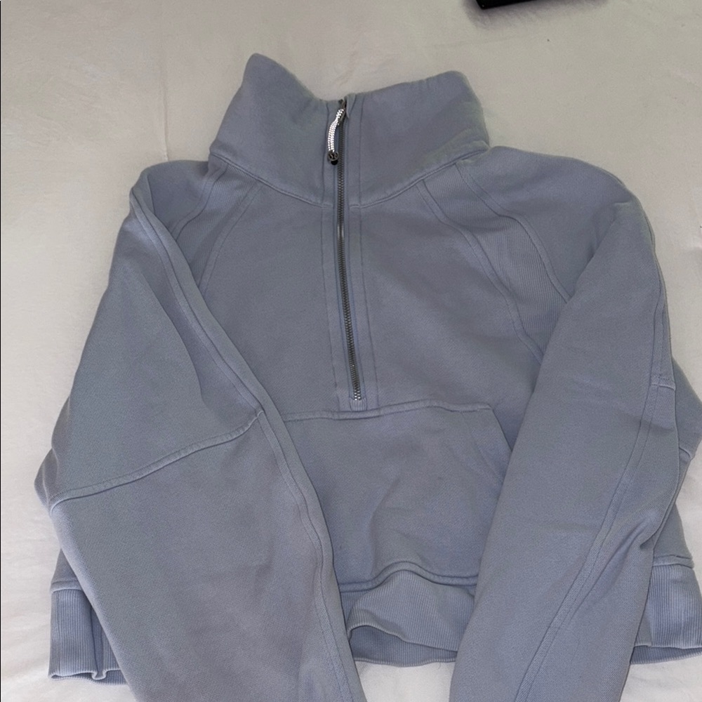 Lululemon women’s light blue scuba - size XS/S